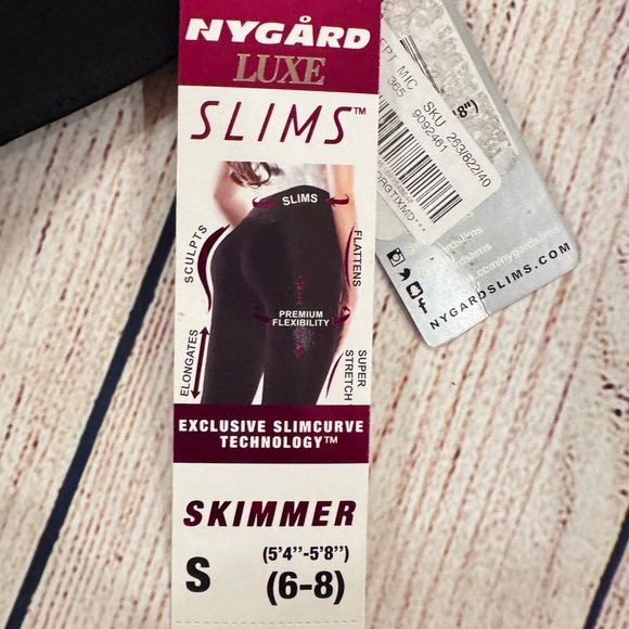 Dressy Tailored Black Cropped Pants Size 6-8  by Peter NygArd - Picture 3 of 7